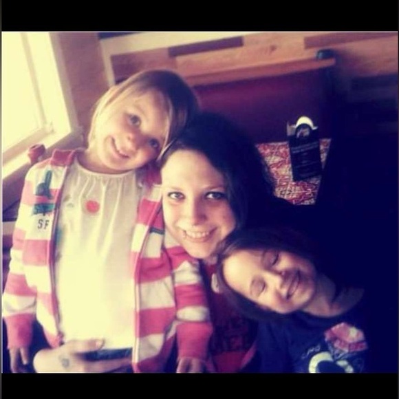 Meet your Posher, Lisa Robyn - Picture 9 of 14